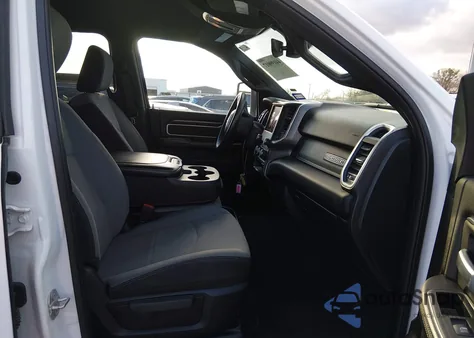 2024 Ram 2500 Big Horn 4X4 6'4 Box из США, поврежденный, VIN 3C6UR5DJ5RG233105